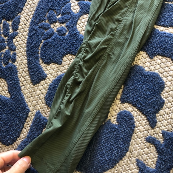 Lululemon studio pant 25" size 2 - Picture 3 of 8